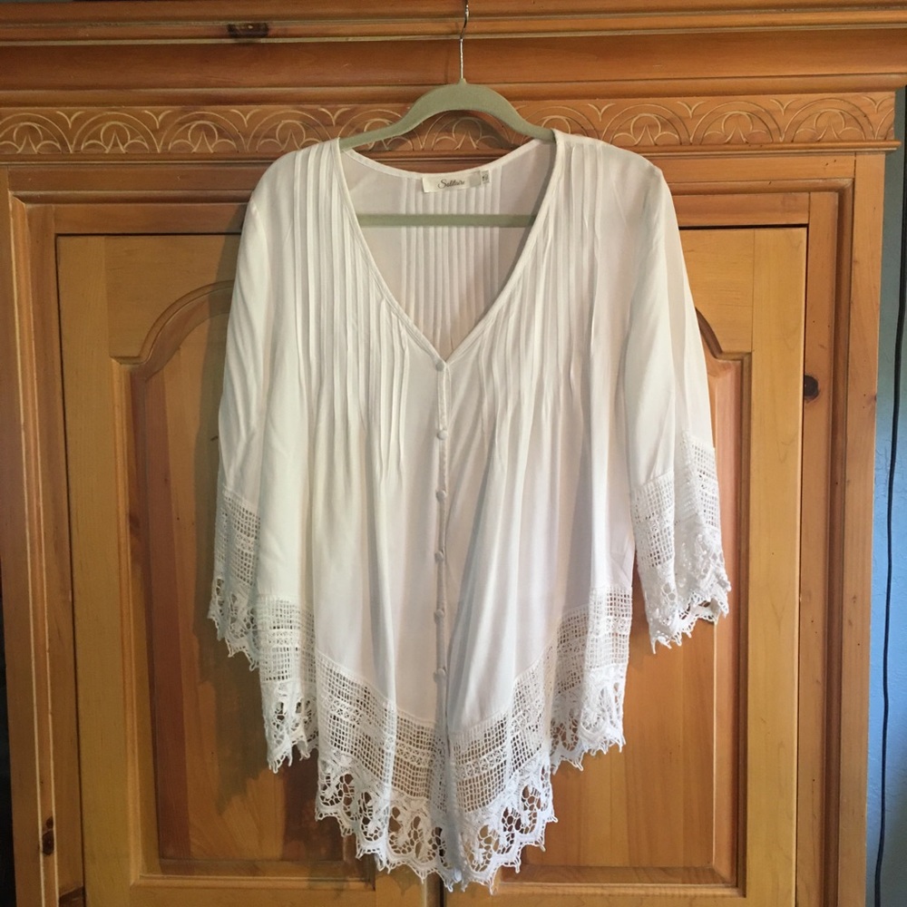 💥💥3/$30Solitaire boho top with lace 1x $19